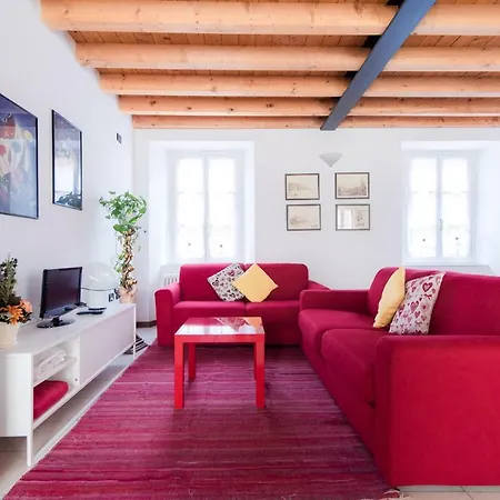 Ca Mia - The House Of Travelers דירה