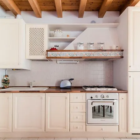 Ca Mia - The House Of Travelers * קומו