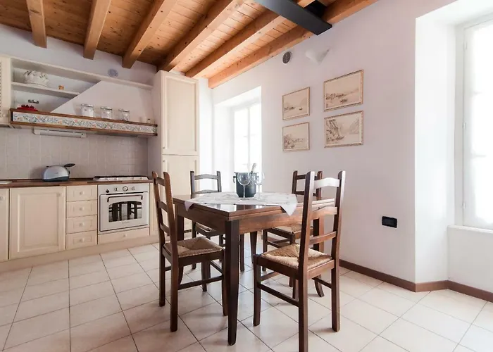 Ca Mia - The House Of Travelers